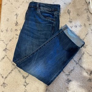 12P Kut from the Cloth Catherine Boyfriend Distressed jeans